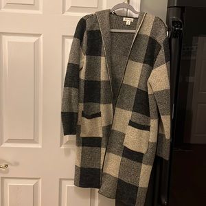 Size medium sweater 🎊💗